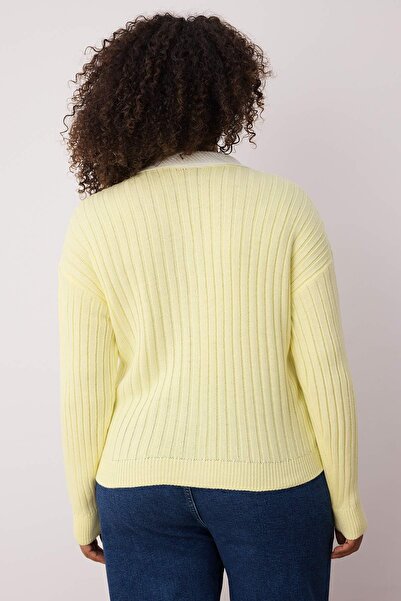 Trendyol Curve Sárga, bordázott gallérrészletes, gombos kötöttáru-kardigán TBBAW23AV00084
