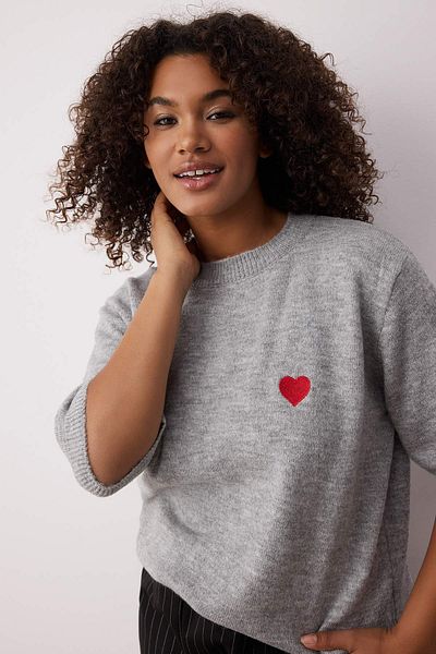 Trendyol Curve Gray Heart Embroidered Thin Knitwear Sweater Tbbaw26An00007