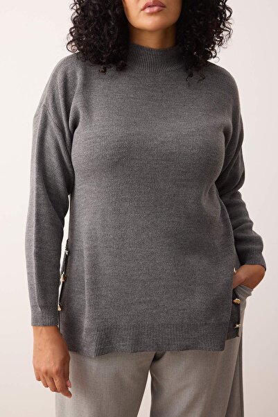 Trendyol Curve Anthrazitfarbener Rollkragenpullover mit Knopfdetail TBBAW24AN00076