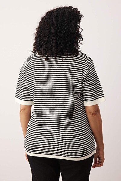 Trendyol Curve Μαύρο-Κρεμ γιακά Polo Ριγέ Πλεκτό Μπλούζα TBBSS25AF00115