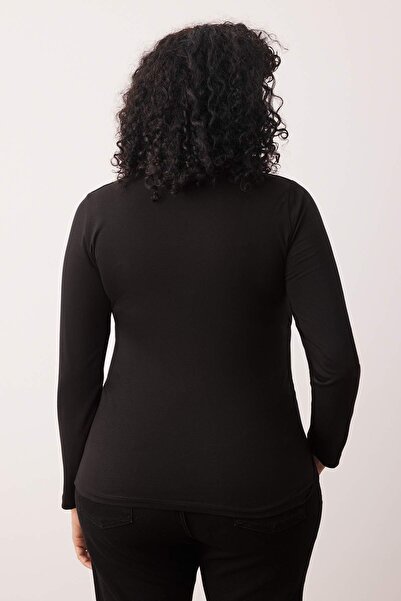 Trendyol Curve Čierny štvorcový golier Slim/Priliehavá pletená blúzka veľkej veľkosti s detailom stiahnutia/závesu TBBAW26AF00022