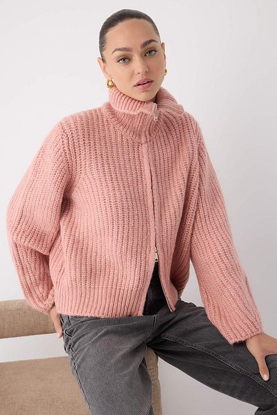 Trendyol Collection Light Pink Zipper Detailed Soft Textured Wide Fit Turn-Down Collar Knitwear Cardigan Twoaw26Hi00049