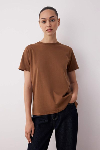 Trendyol Collection Кафяво-жълта асиметрична плетена тениска отпред и отзад, 100% памук, TWOAW26TS00008