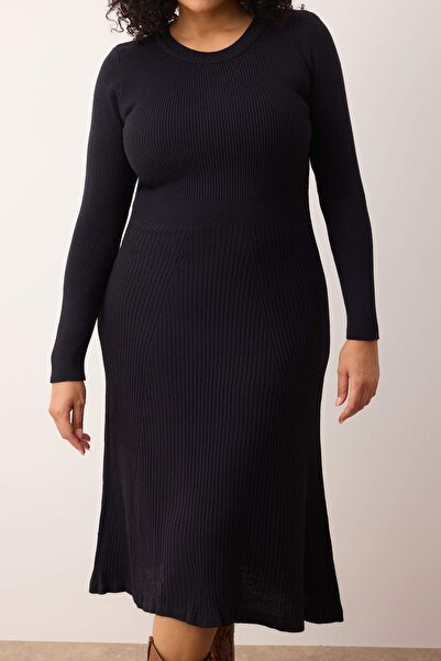 Trendyol Curve Μπλε Navy Ribbed Crew Neck Midi Πλεκτό Φόρεμα TBBAW24AH00021