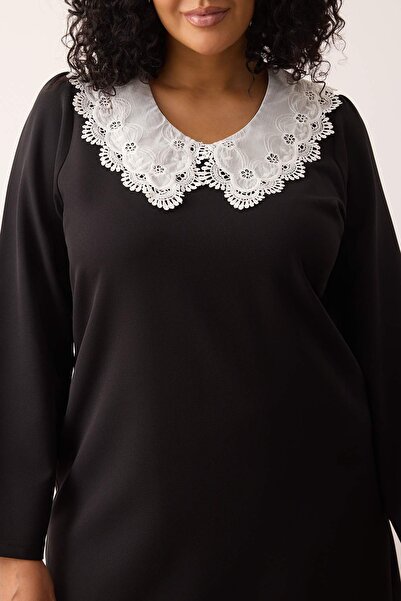 Trendyol Curve Μίνι φόρεμα με λεπτομέρεια μαύρου γιακά, υφαντό μεγάλου μεγέθους TBBAW26AH00040