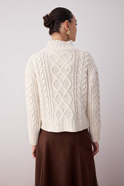 Trendyol Collection Pletený svetr s širokým střihem do vlasů TWOAW26KZ00128