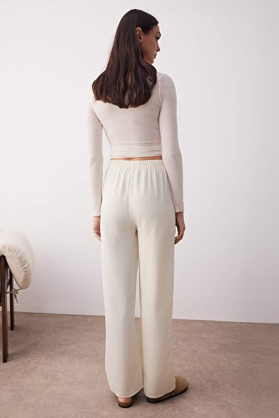 Trendyol Collection Beige-Mehrfarbiges 2er-Pack Pyjamahosen aus Viskose mit Croissant-Muster THMAW26PJ00000