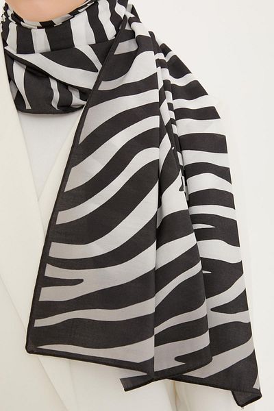 Armine Modal Shawl - Zebra Model - Black and White