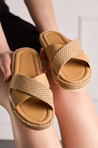 İmerShoes Papuci de zi cu zi pentru femei Nut Straw Cross Band Talpă moale cusută Papuci ușori de vară confortabili 065