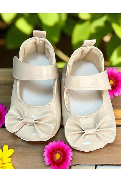 Balgüneş Tekstil حذاء BABET BABY من الجلد اللامع باللون البيج