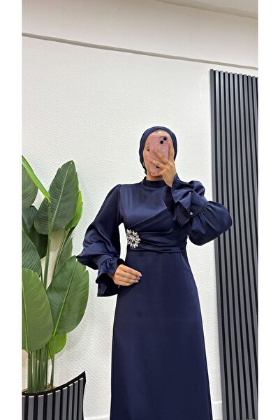 BURCU TESETTÜR Broş Detaylı Abiye 1157