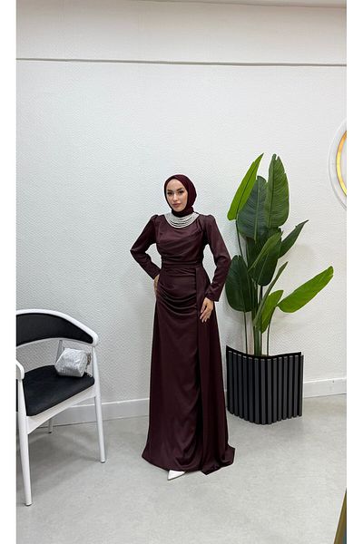 BURCU TESETTÜR Evening Dress with Pearl Necklace