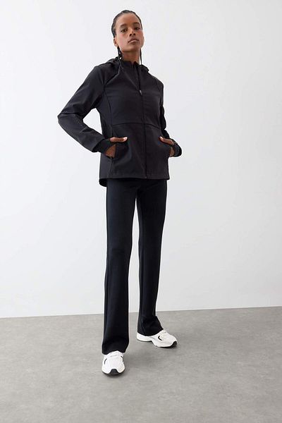DeFacto Fit Flare Fit Φούτερ με φουσκωτό πόδι Standard μήκους Modal Sportsman E8957ax25au