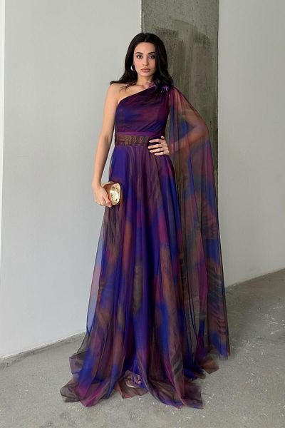 Serica Moda Saks Blue Shoulder Shawl Floral Λεπτομερές μακρύ βραδινό φόρεμα