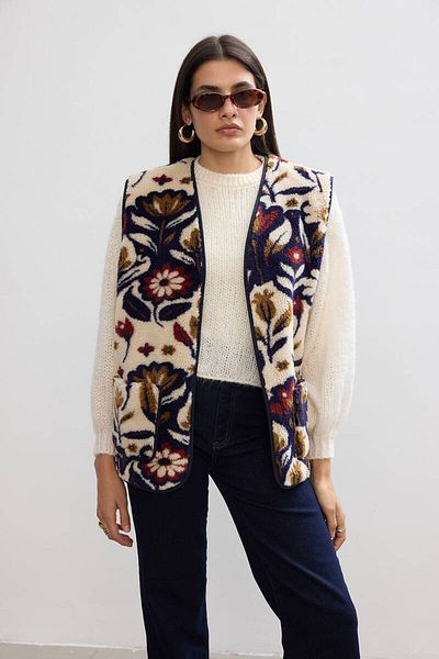 BE BLUE VESTĂ DE PLUS CU MODEL FLORAL