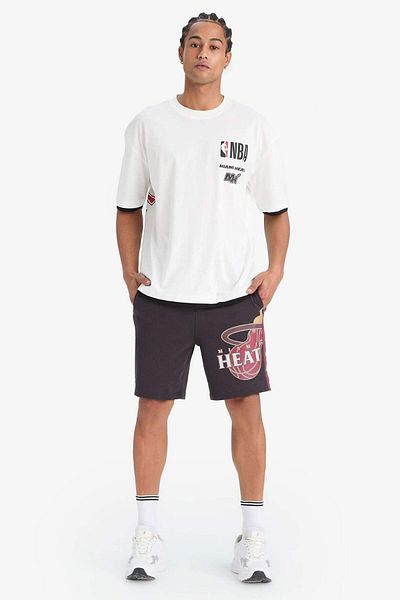 DeFacto Fit Nba Miami Heat Standard Fit Short Leg Shorts E2190Ax25Sm