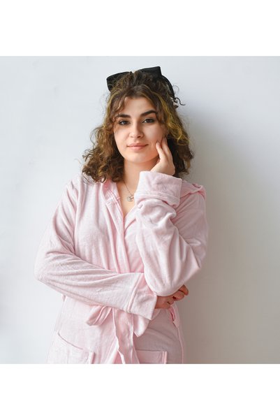 Özgüner Oyuncak Pabtex Kadın Niki Kadife Sabahlık – Kulaklı Bornoz Tasarımı, Rahat ve Şık Kışlık Model