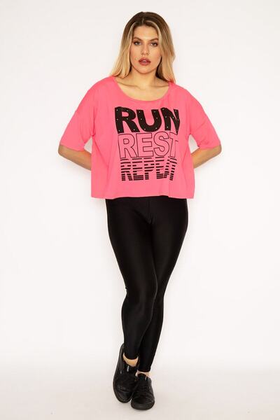 Şans Női nagyméretű, rózsaszín nyomattal és kővel részletesen kidolgozott, alacsony ujjú, laza szabású blúz 65n33846