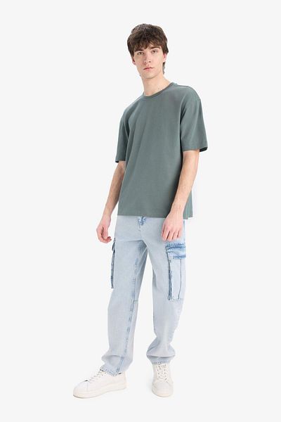 DeFacto 100% Cotton Oversize Wide Fit Crew Neck Basic Plain Short Sleeve T-Shirt E6885Axns