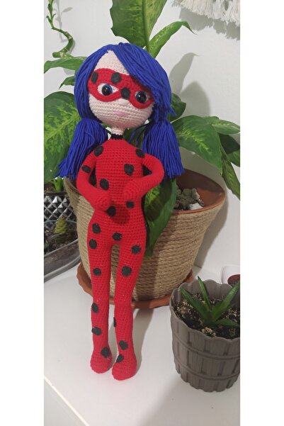 hobilanka çizgi film karakteri uğur böceği