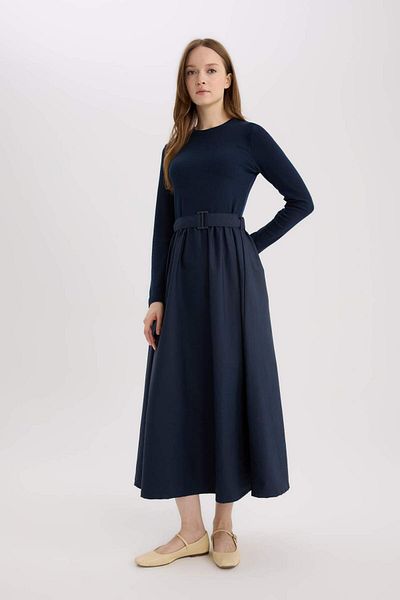 DeFacto Regular Fit Crew Neck Parachute Long Sleeve Maxi Hijab Dress E5916Ax25Sp