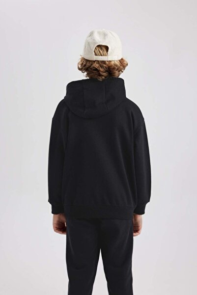 DeFacto Erkek Çocuk Baskılı Kanguru Cepli Kapüşonlu Sweatshirt B7821A8NS