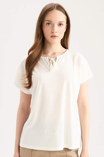 DeFacto Lässiges Kurzarm-T-Shirt mit Rundhalsausschnitt C1874AX25SP