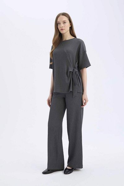 DeFacto Relax Fit Basic Straight Wrap Kurzarm-T-Shirt mit Rundhalsausschnitt D5446AX25SP