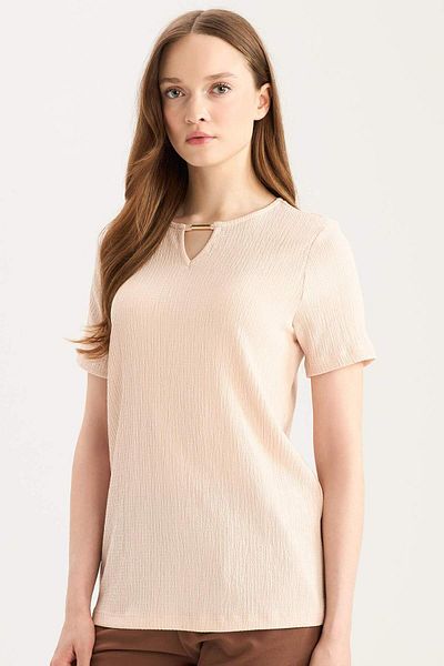 DeFacto Regular Fit Apache Collar Basic Plain Wrap Short Sleeve T-Shirt E0325Ax25Sp