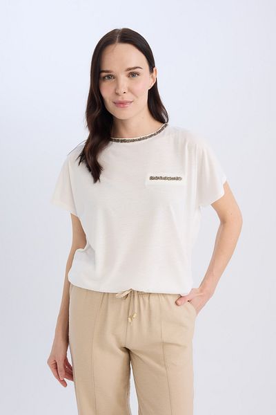 DeFacto Traditional Regular Fit Glitter Detailed Short Sleeve T-Shirt