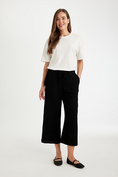 DeFacto Viscose Crinkle Capri - Regular Fit Crop, D5895Ax24Hs