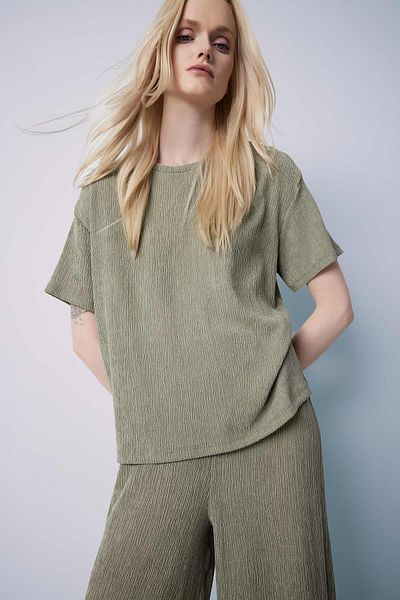 DeFacto Comfortable Cut Crew Neck Wrap Short T-Shirt C3843ax24sp