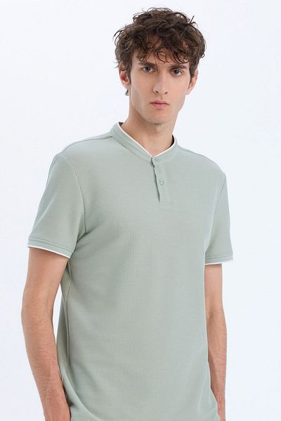 DeFacto Slim Fit Slim Fit Stand γιακάς με κοντό μανίκι βάφλα πόλο T-shirt Z4262az23sp