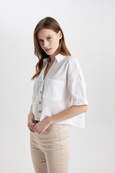 DeFacto Boxy Fit Basic Plain Kurzarmhemd mit Taschen V2523AZ25SP