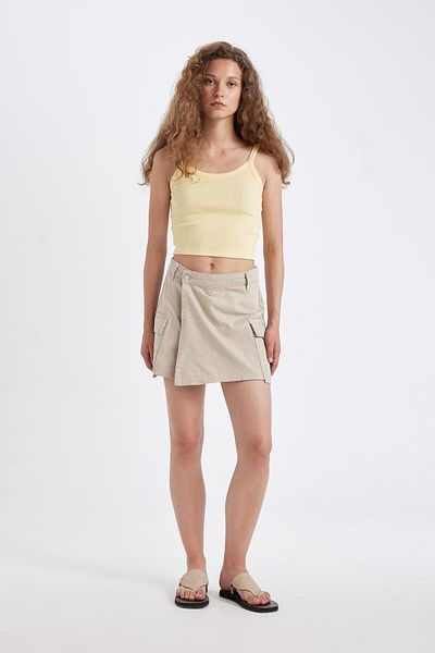 DeFacto Regular Fit Regular Waist Gabardine Shorts Rock mit Cargotaschen D4991ax24au