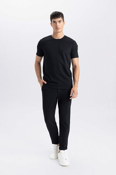 DeFacto Футболка Slim Fit з круглим вирізом та короткими рукавами, базова однотона чорного кольору M6608az24sp