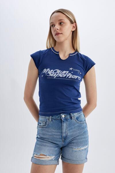 DeFacto Boyfriend Yüksek Bel Katlamalı Paça Jean Şort C2469AX24SM