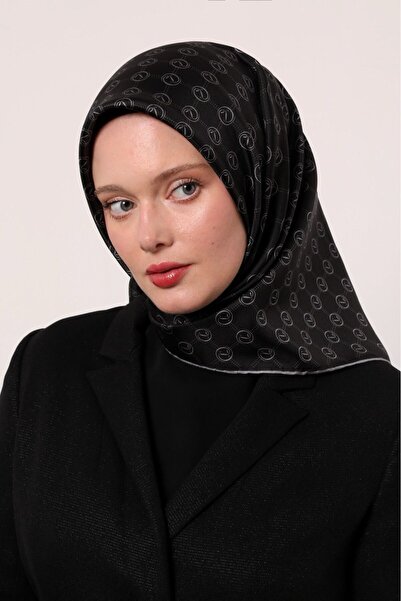 Levidor Silk Twill Scarf 4202-16 Geometric Pattern Black-White