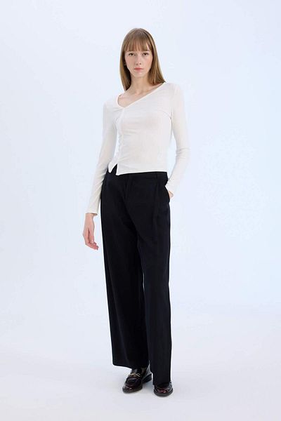 DeFacto Slim Fit Slim Fit рипсена камизолка с дълъг ръкав E5404Ax