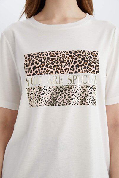 DeFacto Μπλουζάκι με κοντό μανίκι με στάμπα λεοπάρ με κανονική εφαρμογή D8925AX25SP