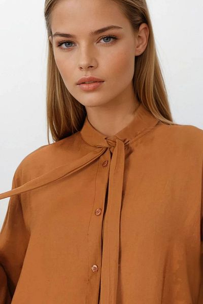 VAGGON Oversize Shirt with Lace Detail