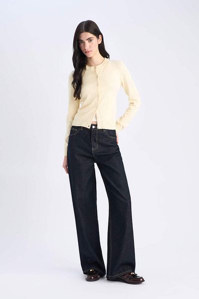 DeFacto Regular Fit Crew Neck Basic Plain Knitwear Cardigan D6282Ax25Sp
