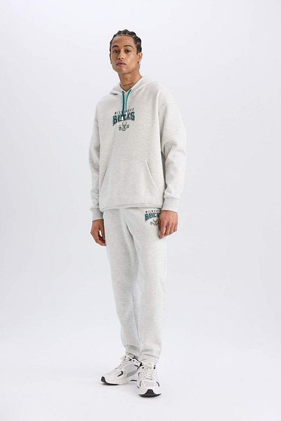 DeFacto Defactofit Nba Milwaukee Bucks Oversize Wide Fit Hooded Thick Sports Sweatshirt D6699Ax25Sp