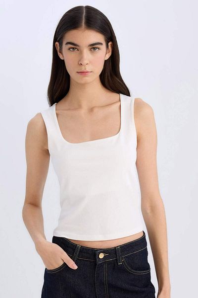 DeFacto Slim Fit Slim Fit квадратна яка Основна обикновена бяла долна тениска E4622Ax24Au