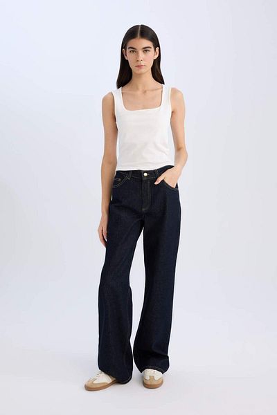 DeFacto Slim Fit Slim Fit квадратна яка Основна обикновена бяла долна тениска E4622Ax24Au