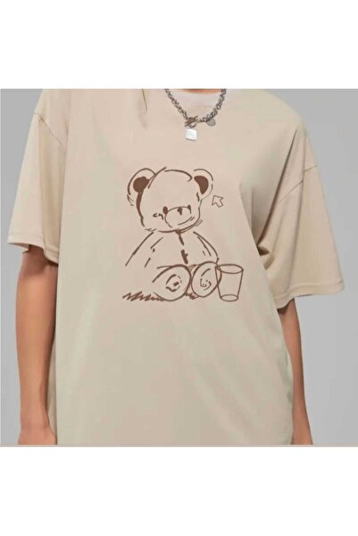 Harajuku Style Μπεζ αρκουδάκι με στάμπα, υπερμεγέθης, unisex, μοντέρνο σχέδιο.