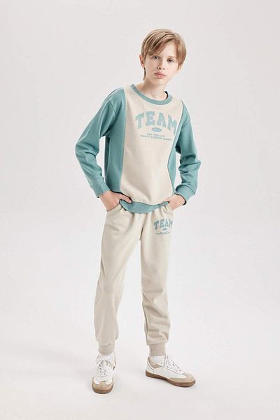 DeFacto 2-teiliges Set für Jungen, dickes Sweatshirt mit Rundhalsausschnitt und Jogger-Jogginghose mit elastischem Bund D2043a824au