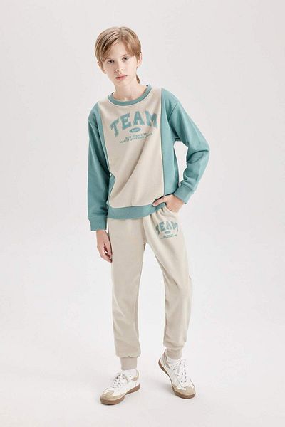 DeFacto 2-teiliges Set für Jungen, dickes Sweatshirt mit Rundhalsausschnitt und Jogger-Jogginghose mit elastischem Bund D2043a824au