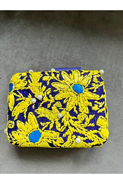Beng Artisans Maggie Embroidered Hard Clutch El Yapımı Hasır El Çantası