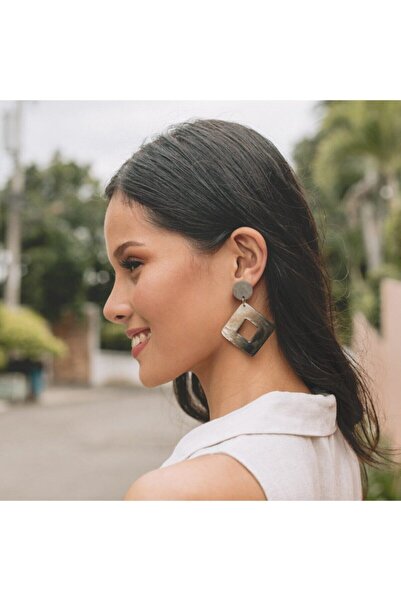 Beng Artisans Bern Capiz Shell Earrings In Gray El Yapımı Küpe